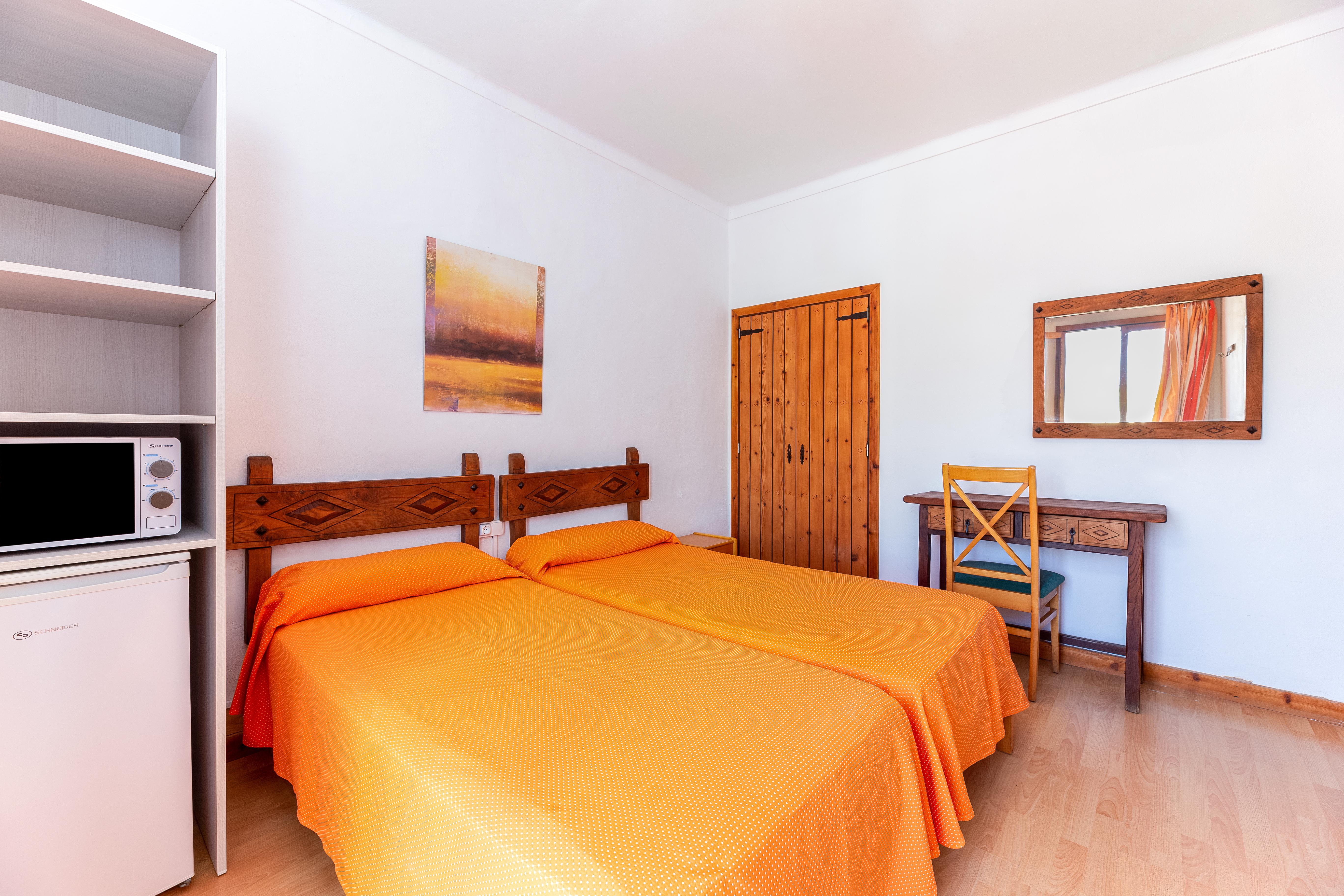 Hostal Residencia San Francisco Пуерто Колом Екстериор снимка