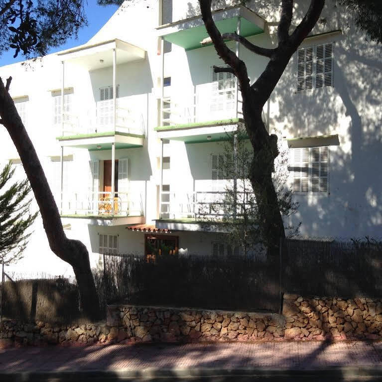 Hostal Residencia San Francisco Пуерто Колом Екстериор снимка